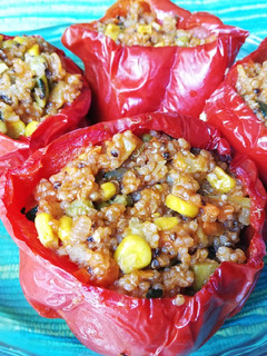 Una foto de Pimientos veggies con quinoa