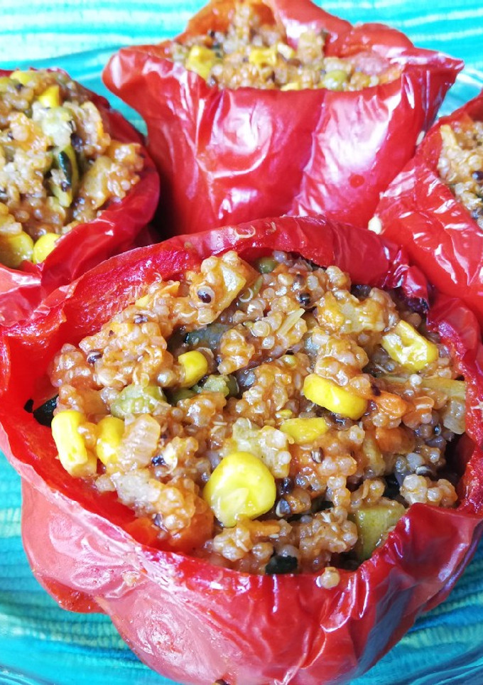 Una foto de Pimientos veggies con quinoa
