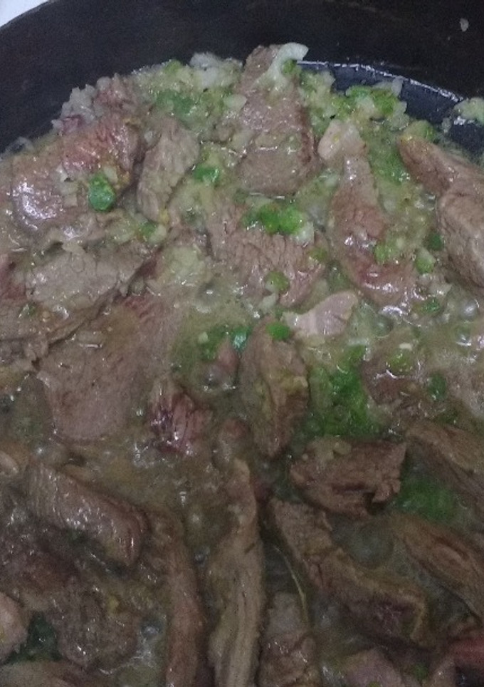 Una foto de Guiso de carne y arroz sencillo y sabroso