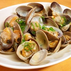A picture of Sake Steamed Manila Clams.