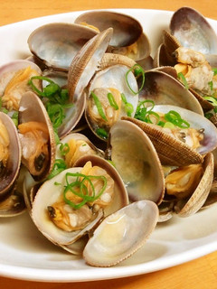 A picture of Sake Steamed Manila Clams.