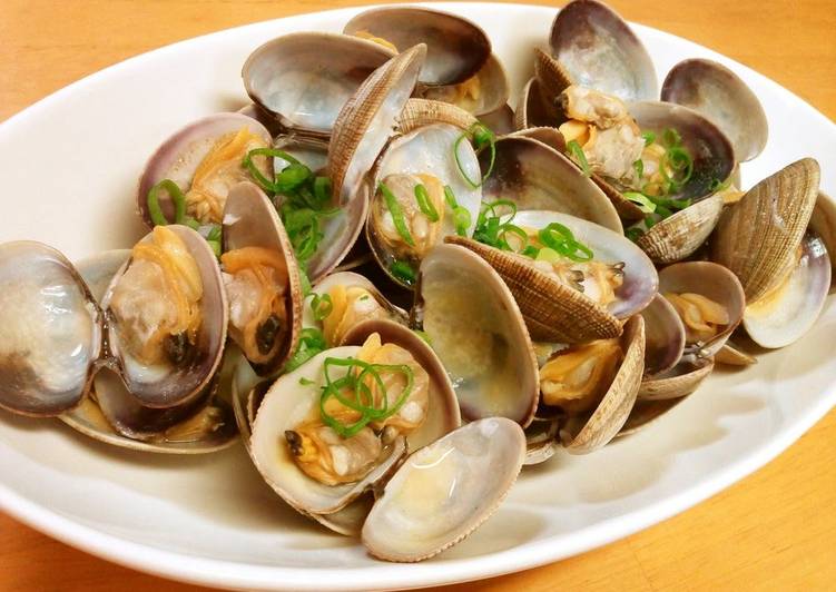 How to Make Any-night-of-the-week Sake Steamed Manila Clams