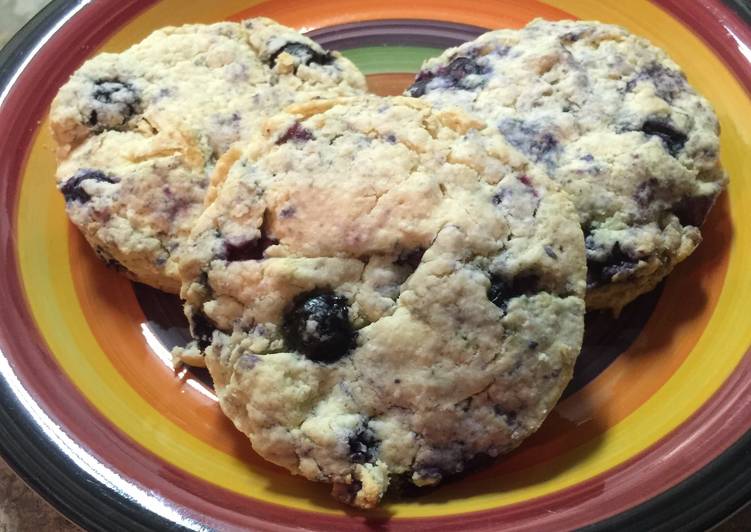 How to Prepare Homemade Jay’s Blueberry Scones