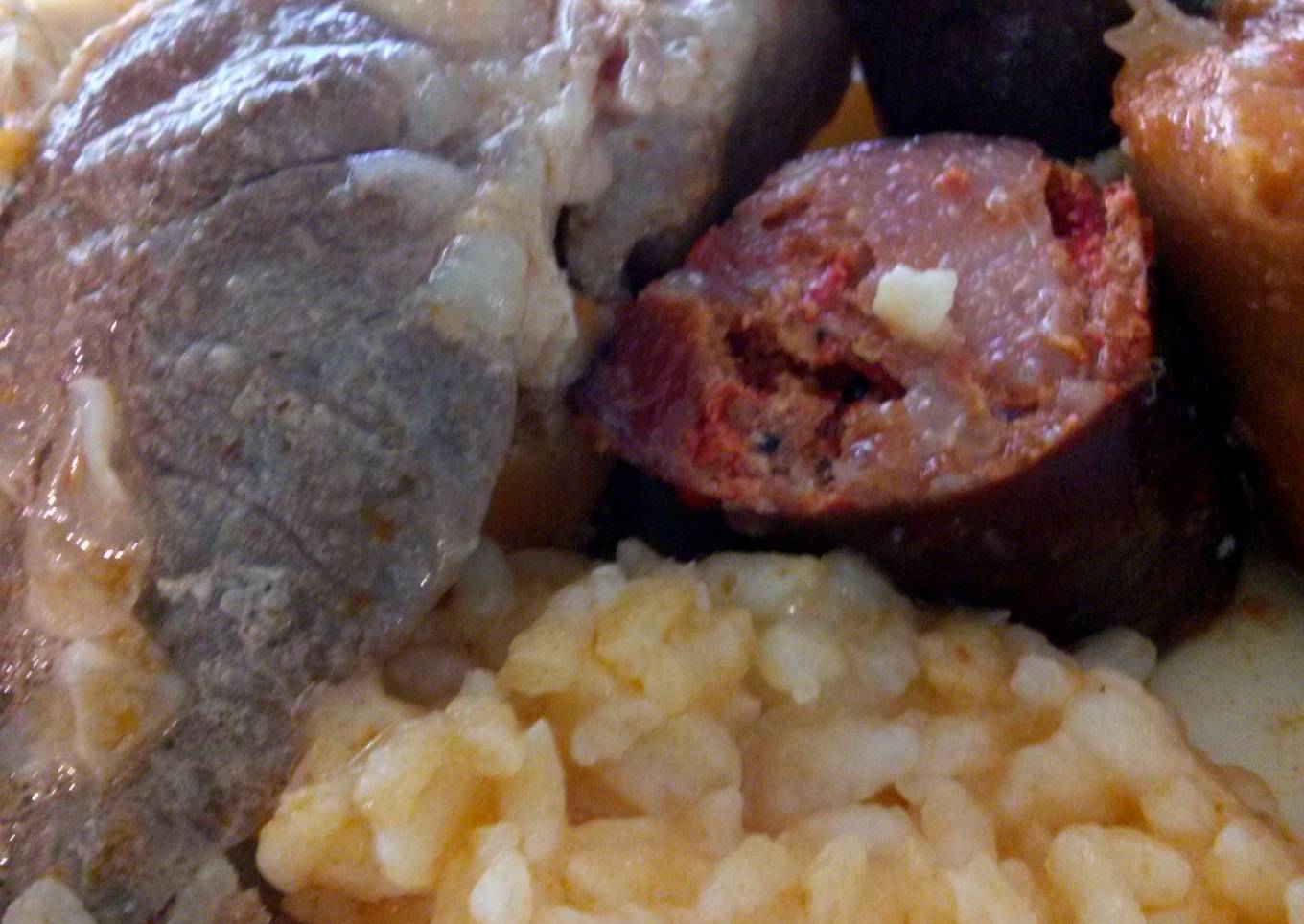 Potatoes and boiled Portuguese meat (Cosido Portugal)
