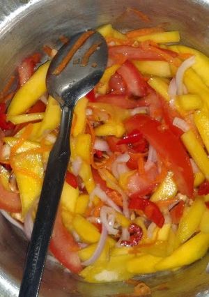 A picture of Easy Thailand Mango Kerabu ( Salad ).