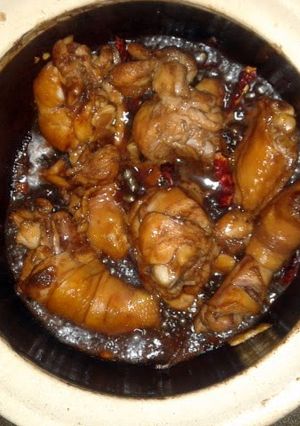 A picture of Spicy Sesame Oil Chicken in Crockpot.