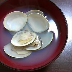 A picture of Simple and Delicious Hamaguri Clam Soup.