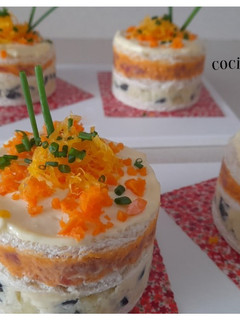 Una foto de Ensaladilla con jamón serrano
