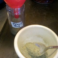 A picture of NoNa's Steak Rub Mix.