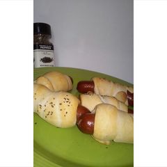 A picture of Biscuit dogs.
