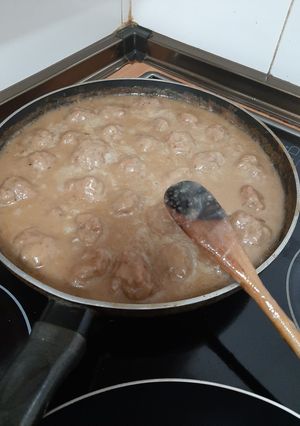 Una foto de Albóndigas en salsa casera!!!!a comeeerrrr😋