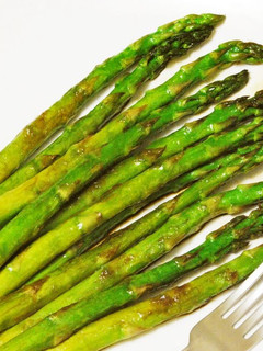 A picture of Stir-Fried Asparagus with Butter Soy Sauce.