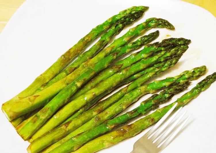 How to Prepare Stir-Fried Asparagus with Butter Soy Sauce in A Minutes for Young Wife