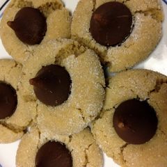 A picture of Peanut Blossom Cookies.