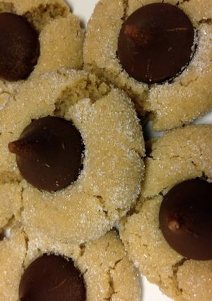 A picture of Peanut Blossom Cookies.