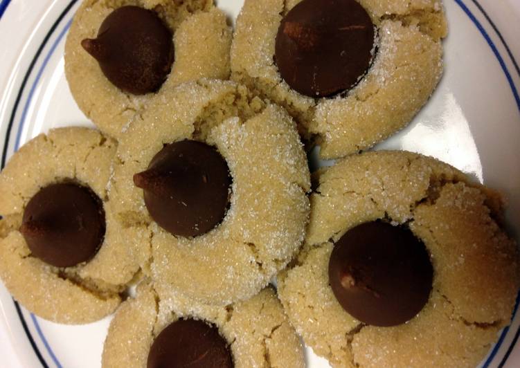 Steps to Make Award-winning Peanut Blossom Cookies