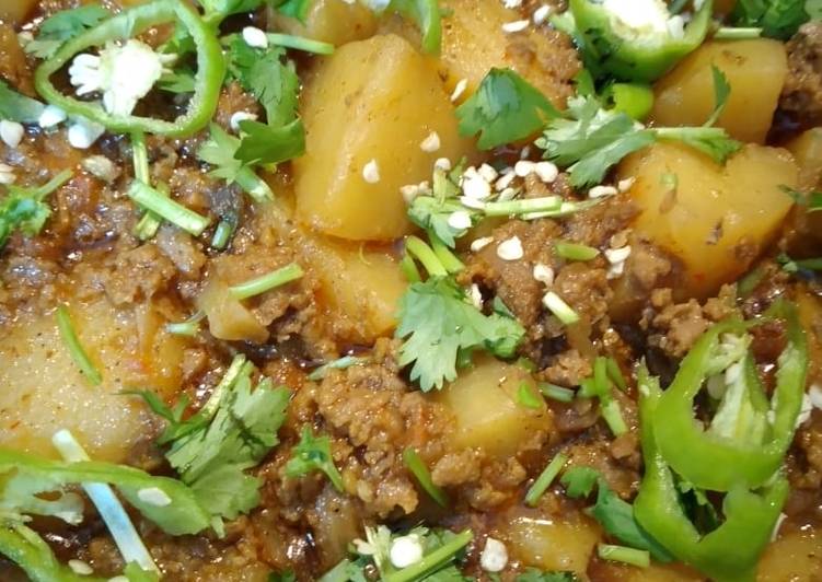 Aloo qeema