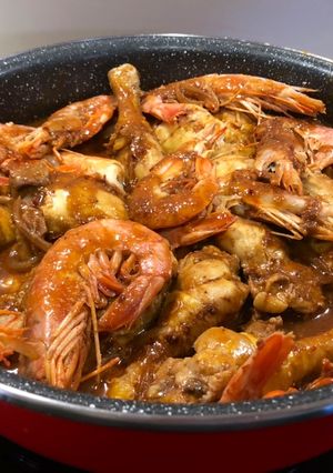 Una foto de Pollo con gambas