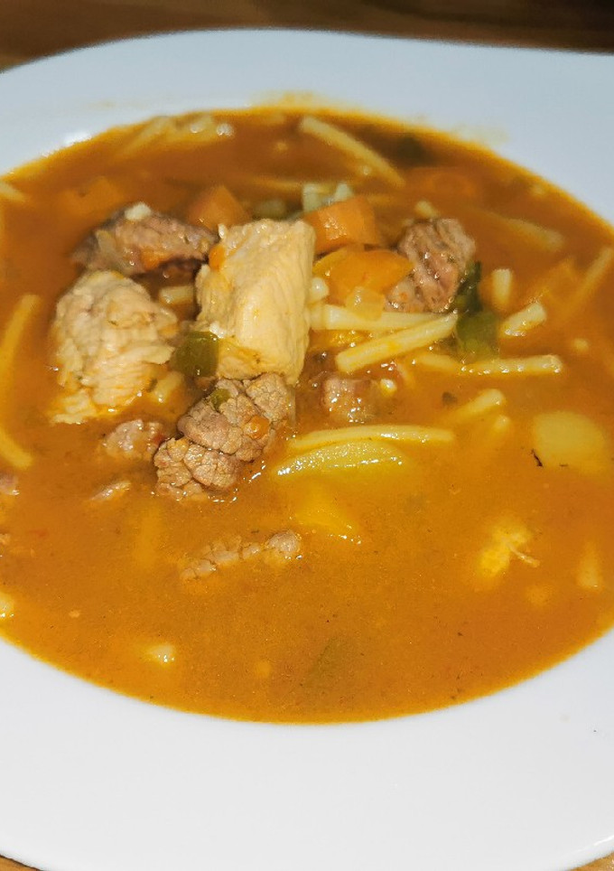 Una foto de Guiso al estilo goulash!!