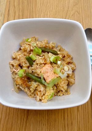洋蔥鮭魚四季豆炊飯 的食譜成品照片