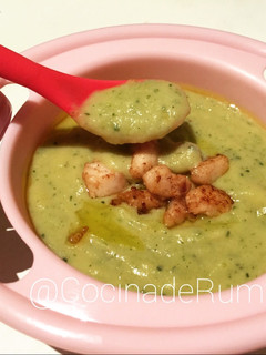 Una foto de Crema de merluza con calabacín