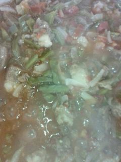 Una foto de Carne de res con nopales y verduras