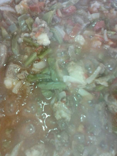 Una foto de Carne de res con nopales y verduras