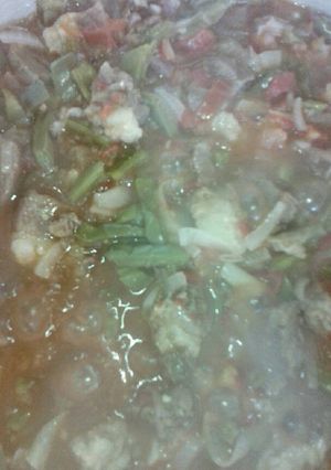Una foto de Carne de res con nopales y verduras