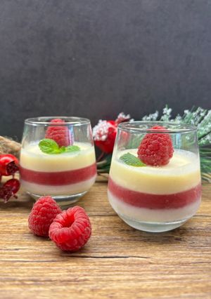 Foto di Crema al limone e lamponi