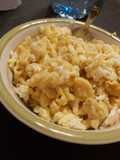 Macarrones con queso y huevo revuelto