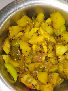 கத்தரிக்காய் உருளைக்கிழங்கு கறி செய்முறை முக்கிய புகைப்படம்