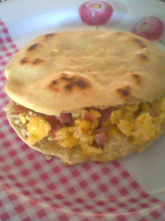 Una foto de Domplina Rellena de Huevo Revuelto!!!#RecetaDelDia