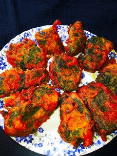 अरबी के पत्ते के पकौड़े (arbi ke patto ke pakode recipe in Hindi) रेसिपी मुख्य फोटो