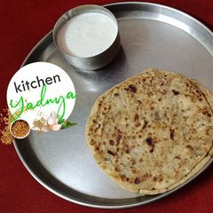 Aloo🥔paratha 😋😋 A picture of Aloo🥔paratha 😋😋.