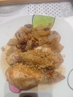 Una foto de Pollo al horno al brandy con almendras