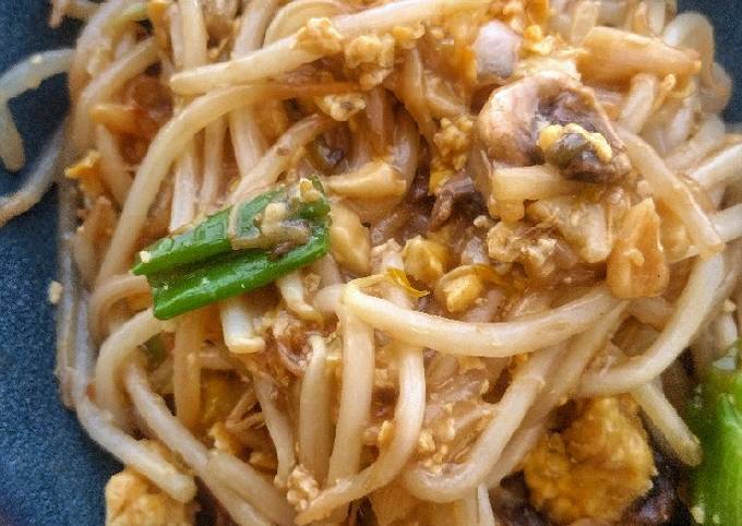 Bean Sprout & Mushroom Stir Fry Recipe by Natalie Marten (Windsor