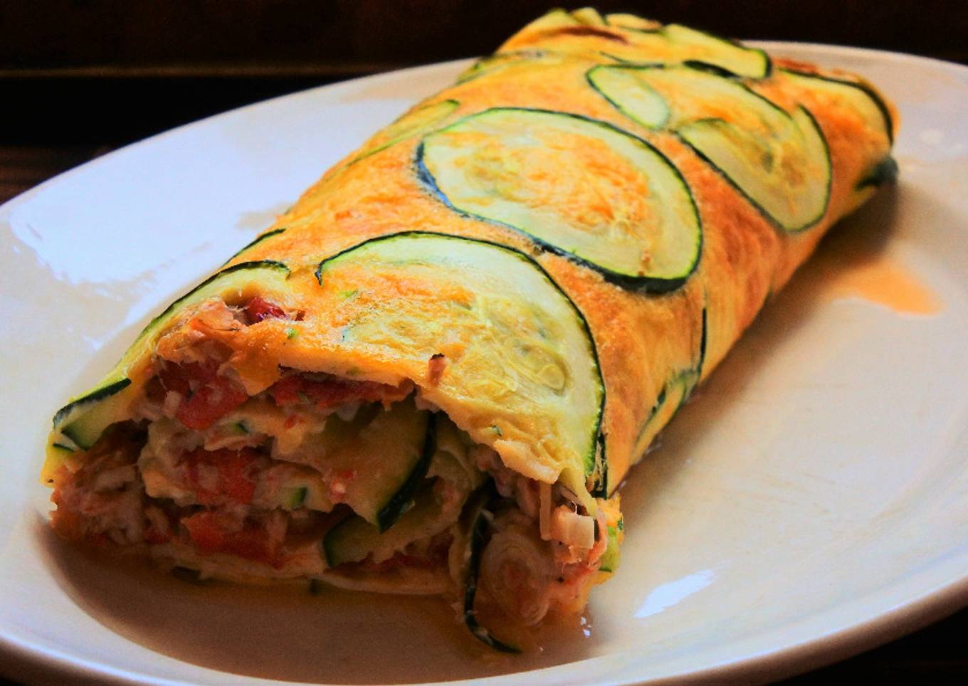 Rollo de calabacín relleno de atún