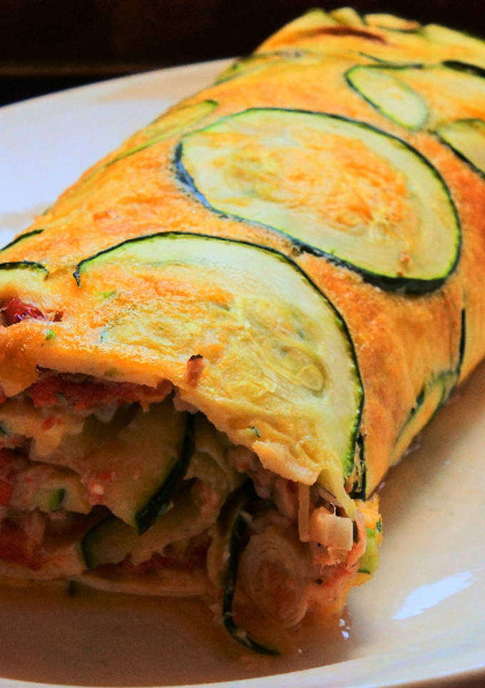 Una foto de Rollo de calabacín relleno de atún