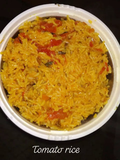 தக்காளி பிரியாணி (Thakkali Biriyani Recipe in Tamil) செய்முறை முக்கிய புகைப்படம்