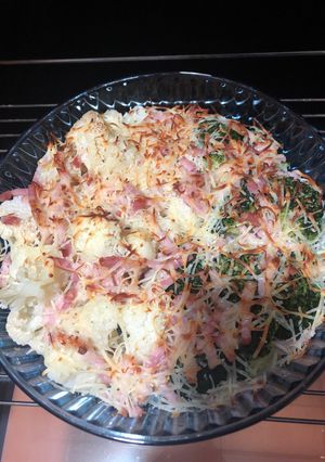 Foto principal de Brócoli y coliflor con bacon y queso al horno
