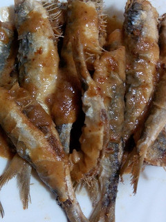 Una foto de Sardinas con limón