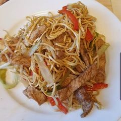 Pork chow mein for 1 A picture of Pork chow mein for 1.