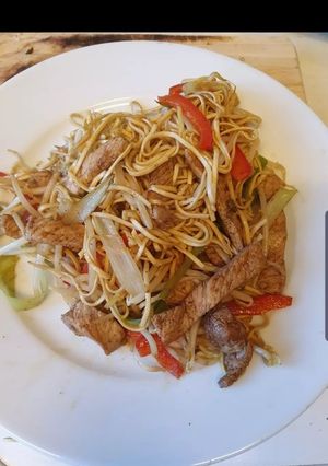 A picture of Pork chow mein for 1.