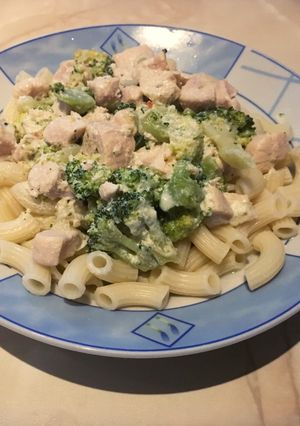 Tejszínes brokkolis csirkemell recept fotója