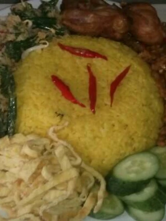 Langkah Gampang Membuat Resep  Nasi kuning magic com praktis yang Enak Banget, Menggugah Selera