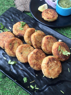 दही के कबाब(dahi ke kabab in hindi) रेसिपी मुख्य फोटो