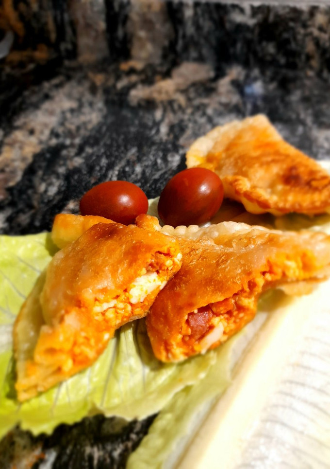 Una foto de Empanadillas de beicon y pollo