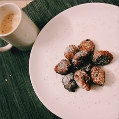 A picture of Banana Fritters (Baale Nuruk).