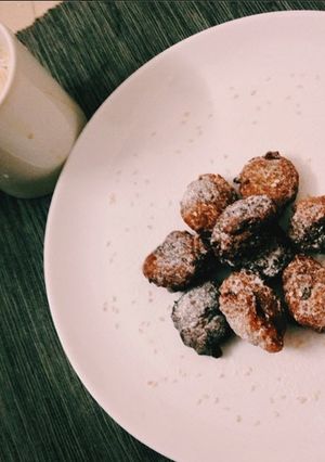 A picture of Banana Fritters (Baale Nuruk).