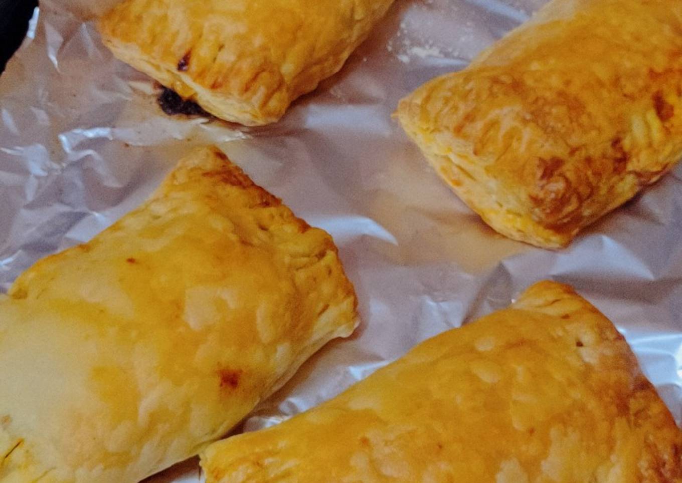 Chicken curry puff pastry